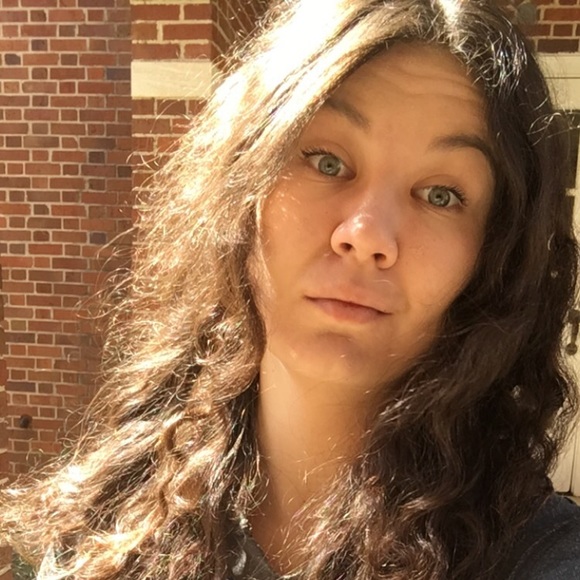 Meet your Posher, Charlotte - Picture 2 of 6